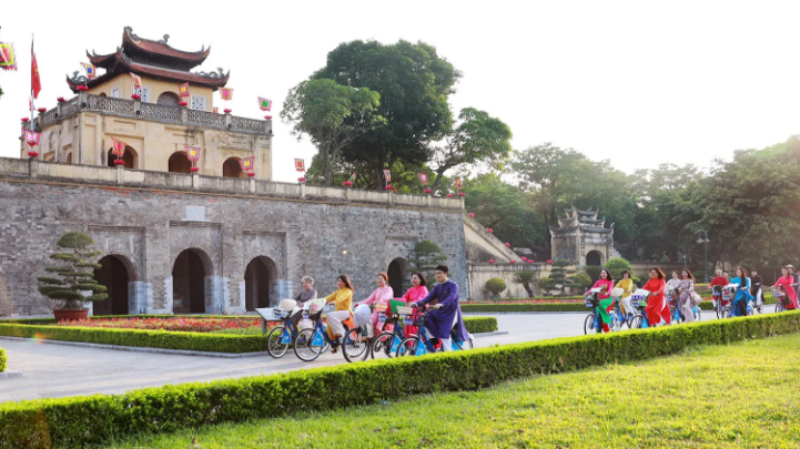 Việt Nam lập kỷ lục đón khách quốc tế, cao nhất lịch sử